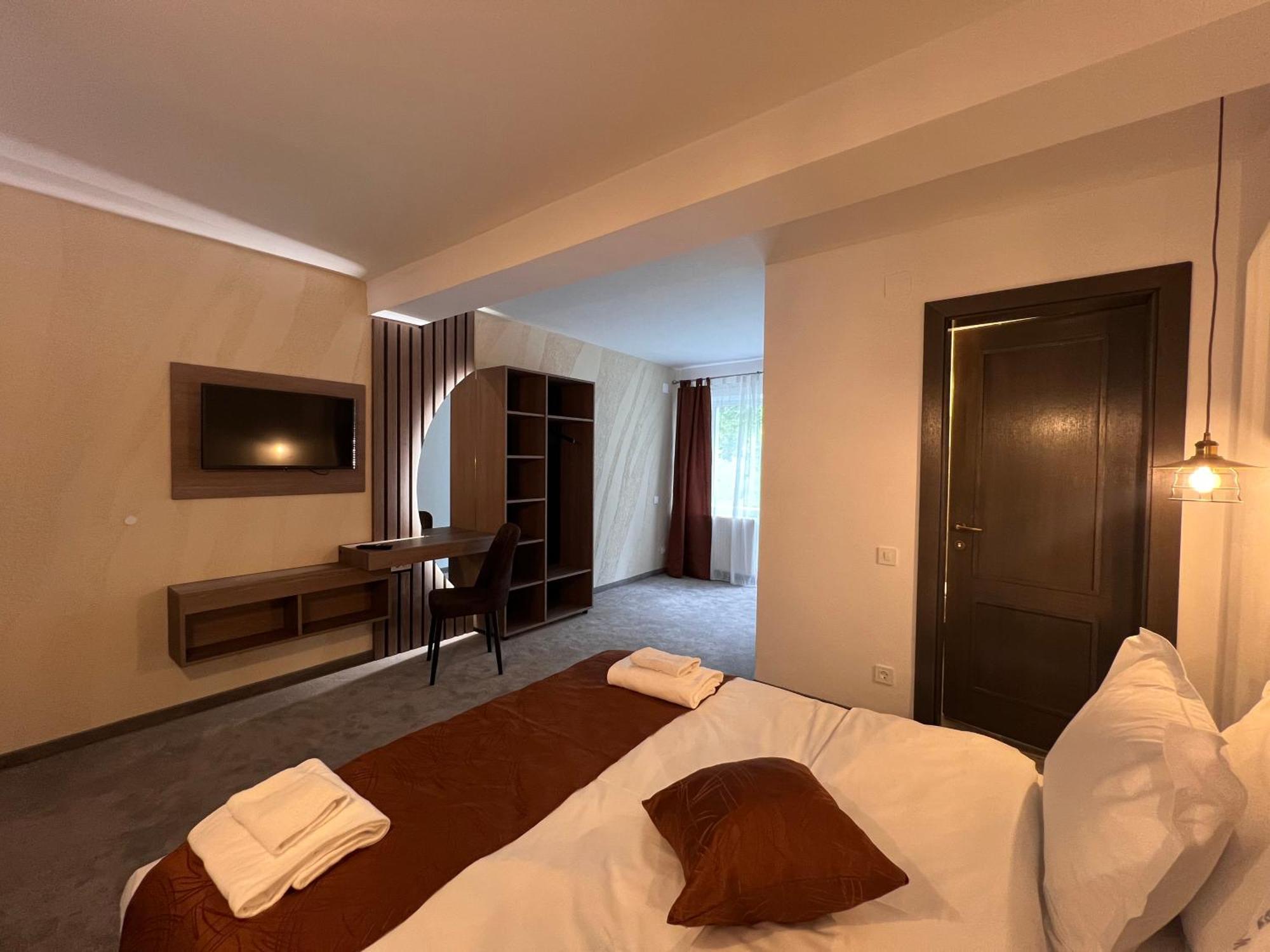 Hotel Regina Muntilor A à Moeciu De Sus Extérieur photo
