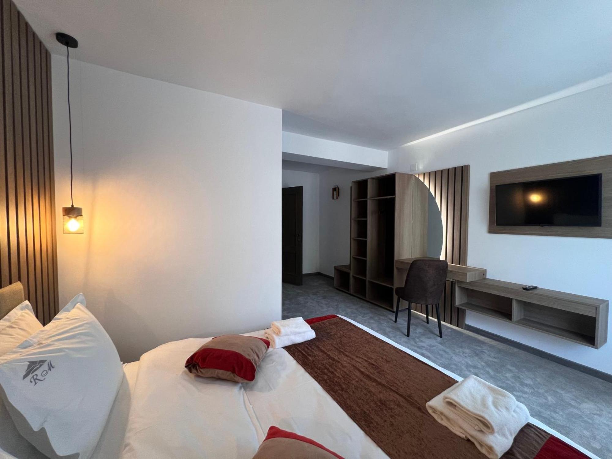 Hotel Regina Muntilor A à Moeciu De Sus Extérieur photo