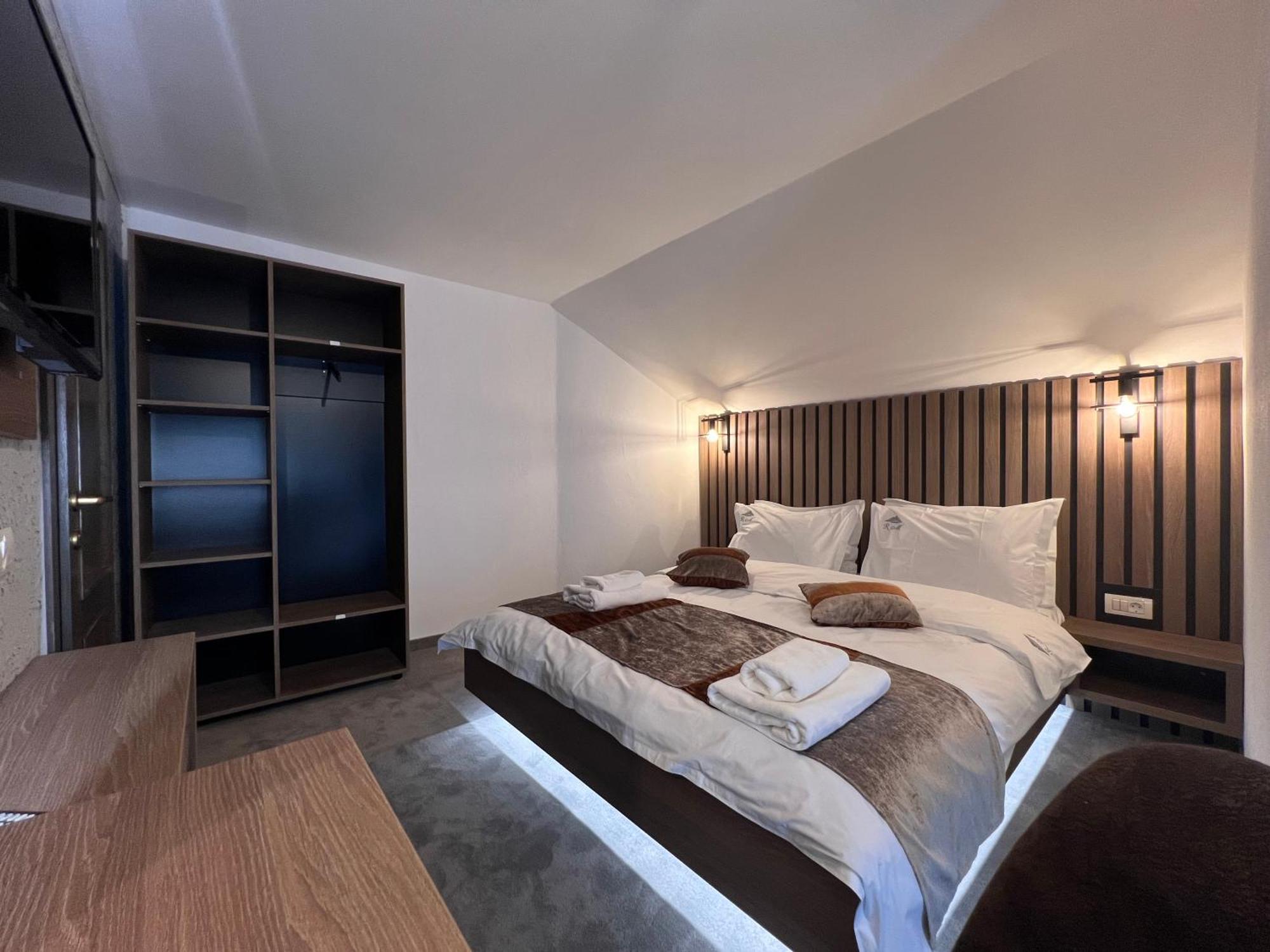 Hotel Regina Muntilor A à Moeciu De Sus Extérieur photo